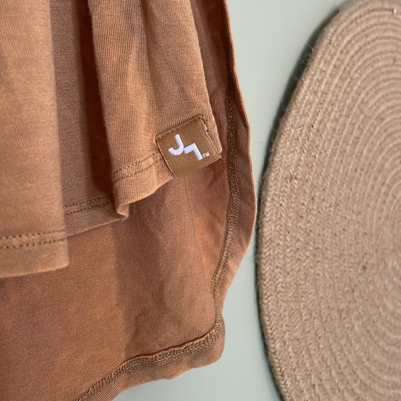 Flowy High-Low Tank - Picture 4 of 5